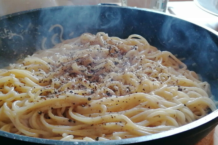 Spaghetti cacio e pepe