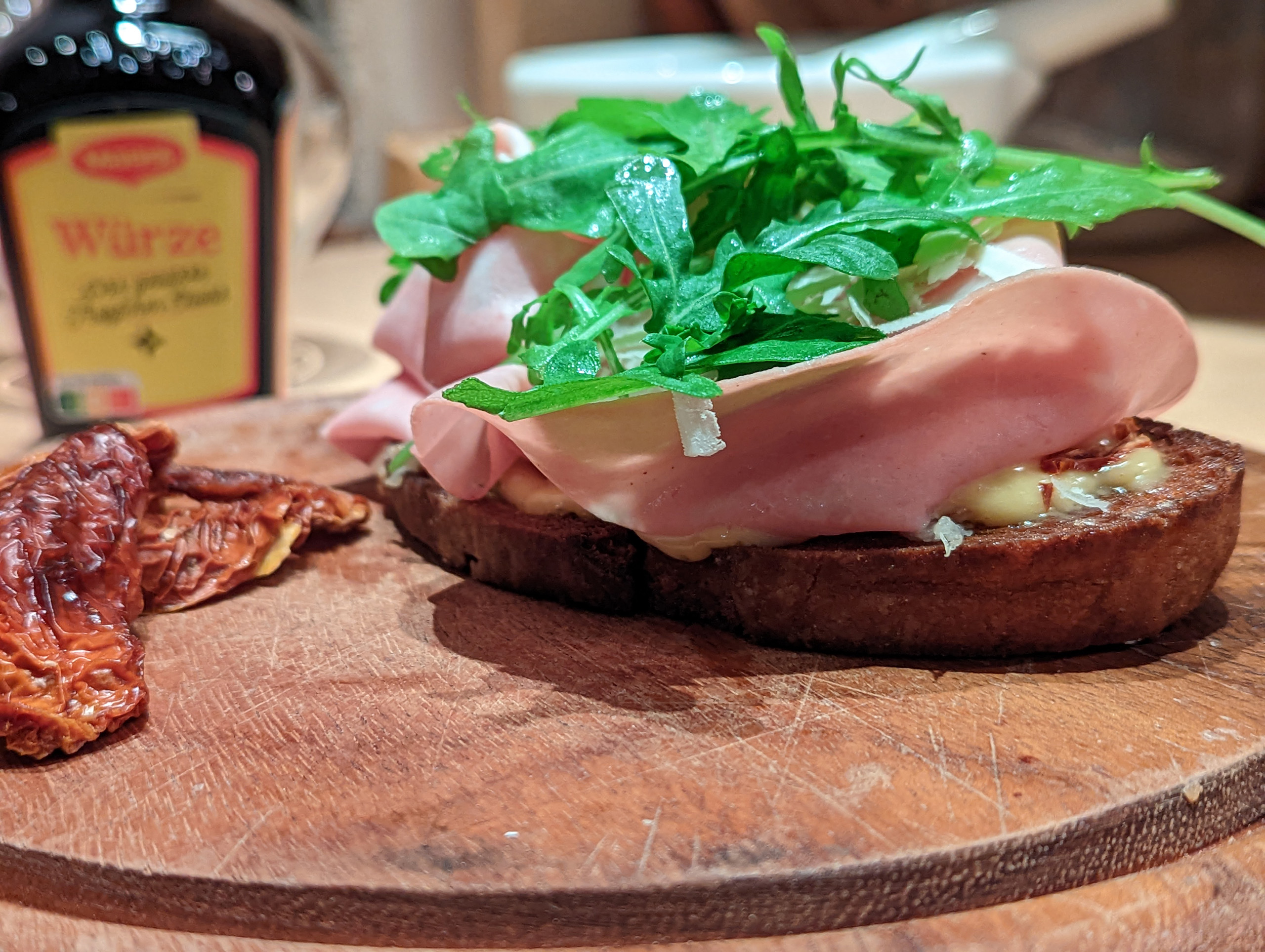 Baloney Sandwich mit MaggiMayonnaise Heiss und fettig